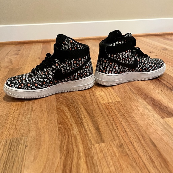AIR FORCE 1 HIGH LV8 'JUST DO IT' - Picture 1 of 5